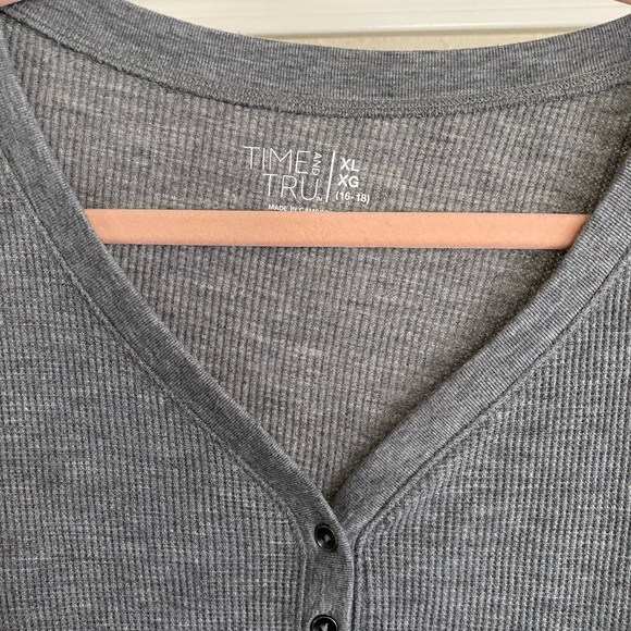 Women’s Ribbed Henley - Picture 3 of 7